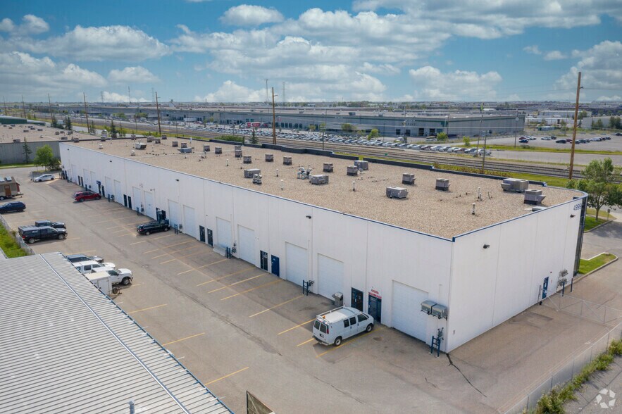 More Photos Of 4999 43rd St SE, Calgary Light Distribution For Sale