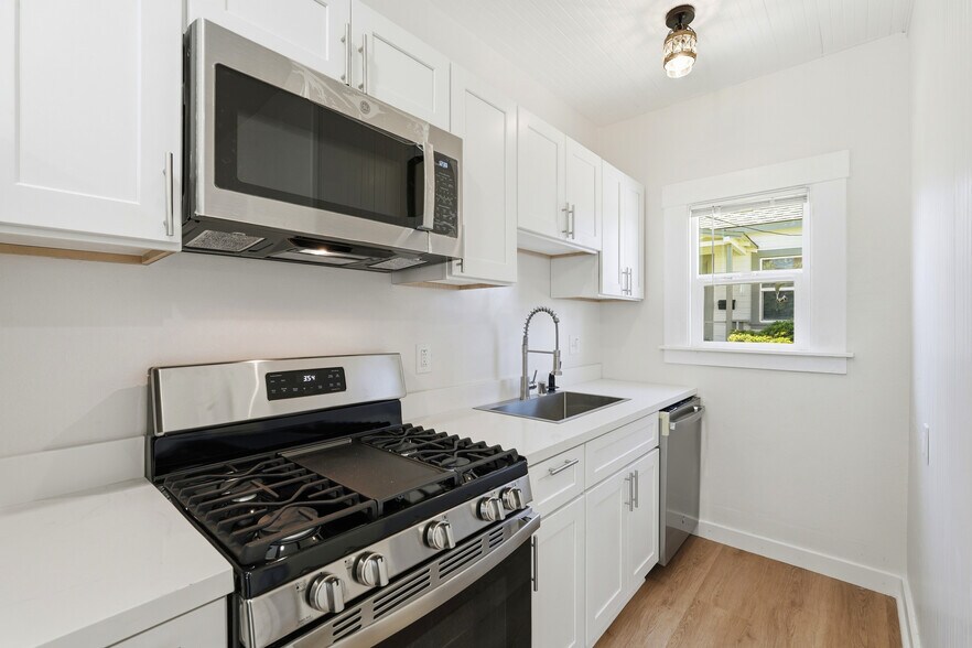 More Photos Of 338 Garretson Ave, Rodeo Apartments For Sale