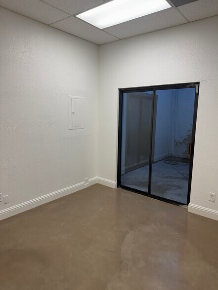 More Photos Of 2225 Brown St, Napa Storefront Retail Office For Lease