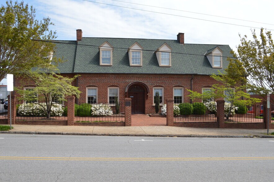 More Photos Of 939 Burke St, Winston-Salem Office For Lease