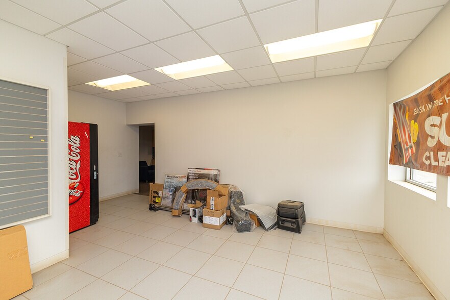 More Photos Of 890 N State Road 14, Harper Auto Dealership For Sale