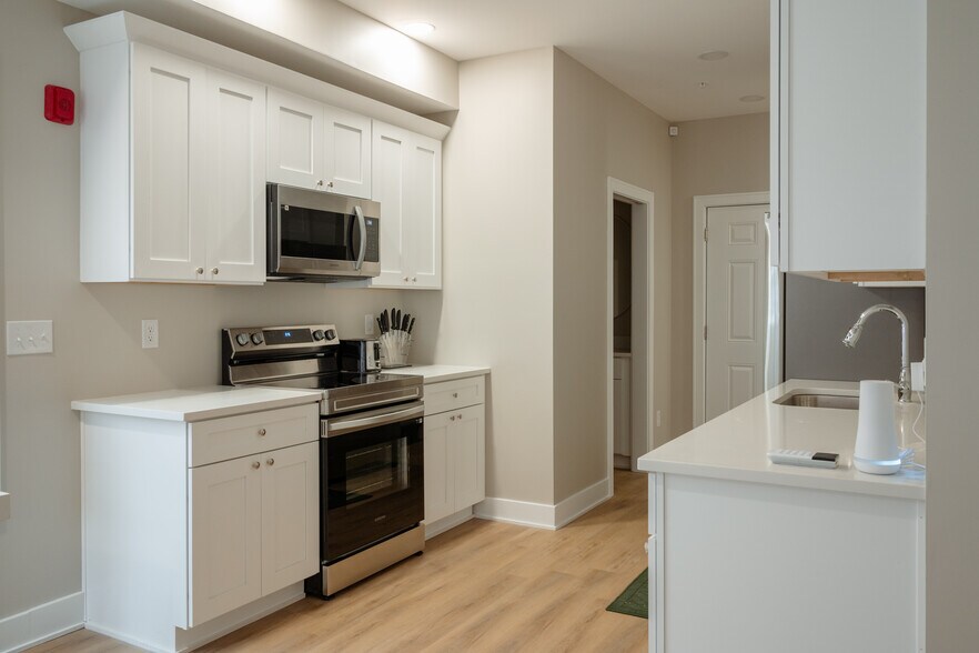 More Photos Of 3909 Winthrop Ave, Indianapolis Apartments For Sale