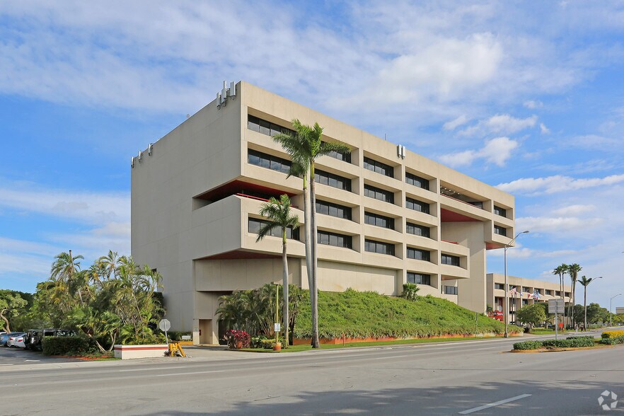 More Photos Of 6355 NW 36th St, Miami Loft Creative Space For Lease