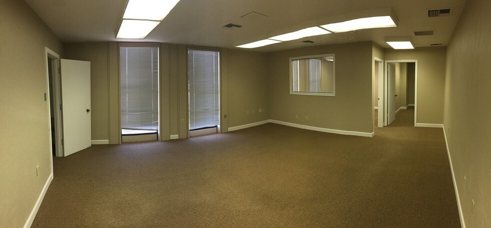 More Photos Of 1545 N Texas St, Fairfield Coworking Space