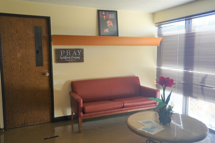 More Photos Of 206 Emerling Dr, Saint Louis Religious Facility For Sale