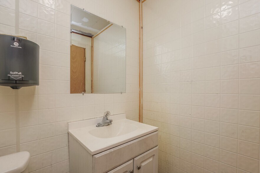 More Photos Of 3378 E Princess Anne Rd, Norfolk Storefront Retail Office For Sale