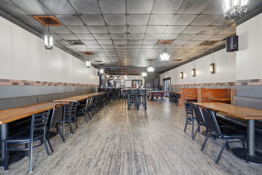 More Photos Of 103 N Allen St, Centralia General Retail For Sale