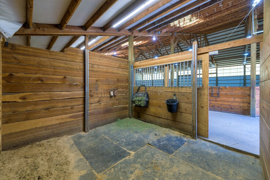 More Photos Of 5228 Gardner Ln, Florence Horse Stables For Sale