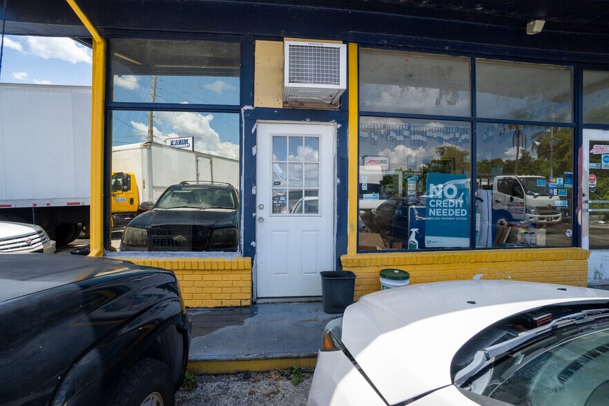 More Photos Of 5507 E Colonial Dr, Orlando Auto Repair For Sale