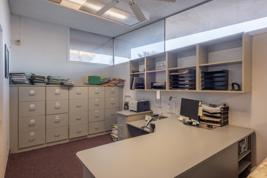 More Photos Of 218 S Maryland Pky, Las Vegas Office For Sale