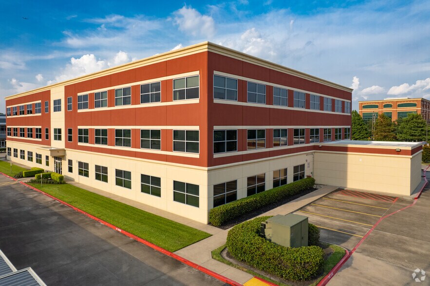 More Photos Of 13215 Dotson Rd, Houston Medical For Lease