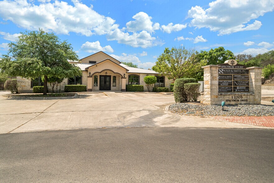 More Photos Of 12703 Spectrum Dr, San Antonio Loft Creative Space For Sale