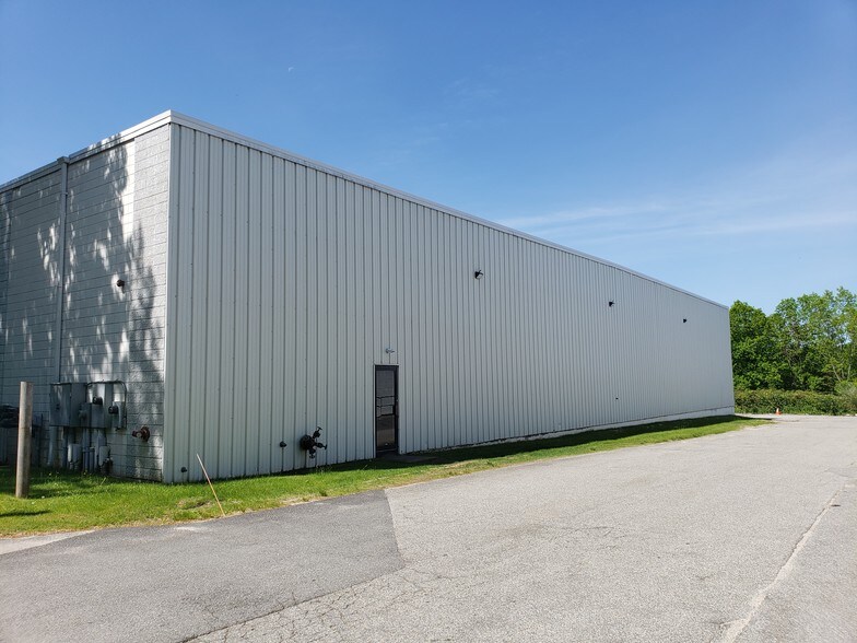 More Photos Of 440 George Washington Hwy, Smithfield Warehouse For Lease