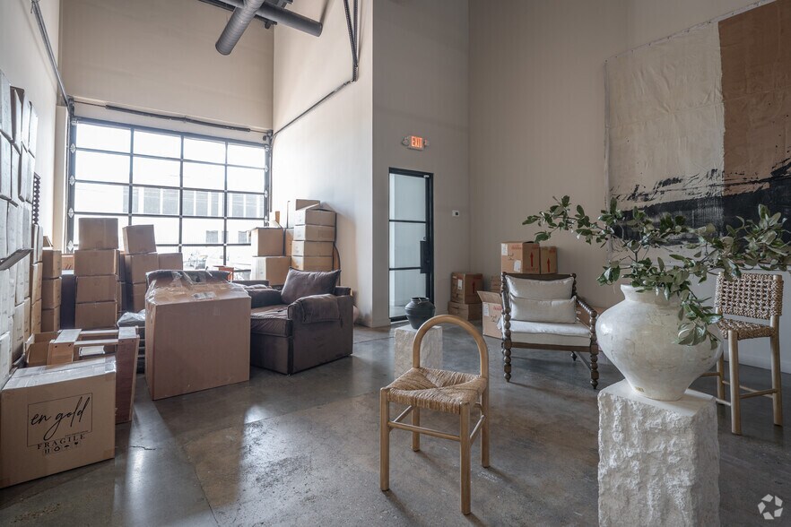 More Photos Of 3330 Audley St, Houston Storefront Retail Office For Sale