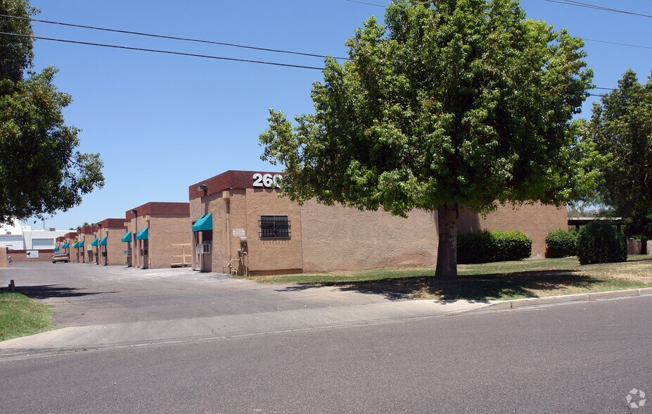 More Photos Of 2602-2606 W Townley Ave, Phoenix Warehouse For Lease