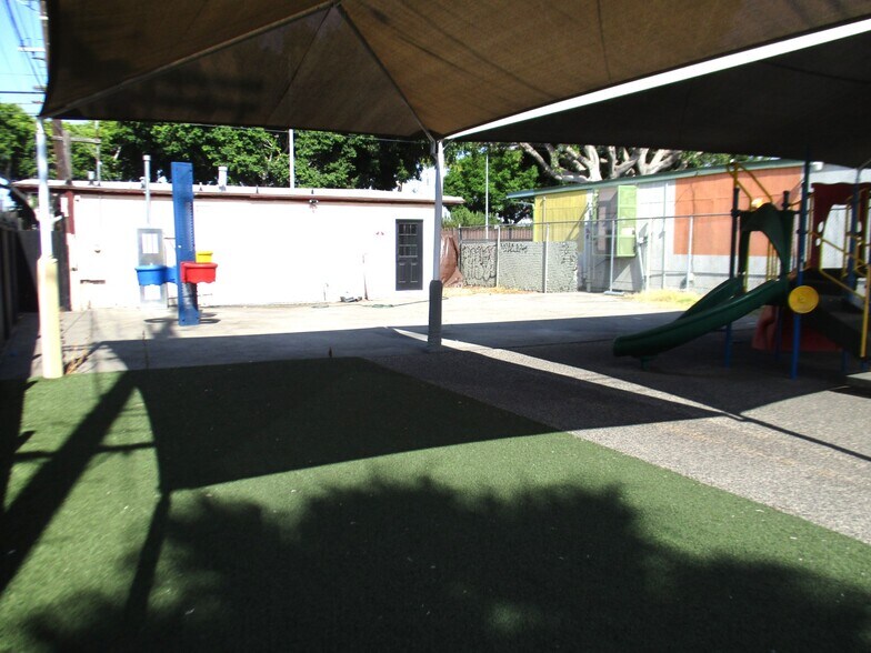 More Photos Of 9900-9904 S Central Ave, Los Angeles Schools For Lease