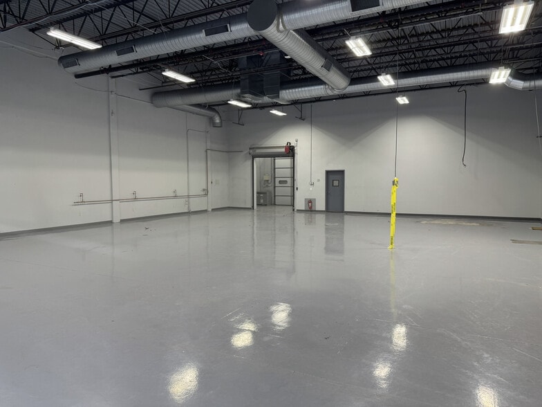 More Photos Of 250 Nutmeg Rd S, South Windsor Warehouse For Sale