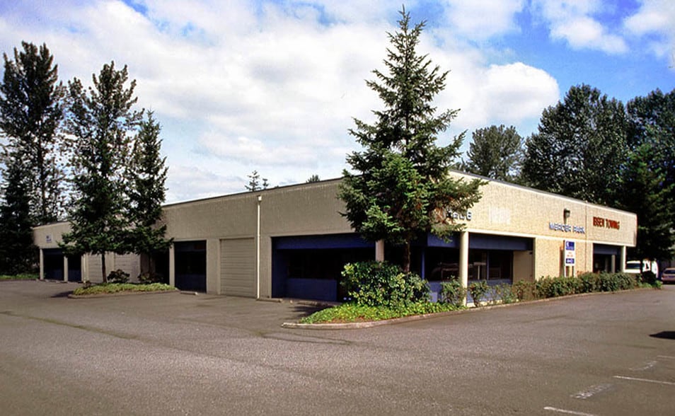 Primary Photo Of 13222-13228 SE 30th St, Bellevue Showroom For Lease