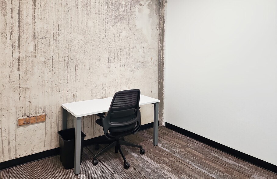 More Photos Of 540 N Broadway, Green Bay Coworking Space