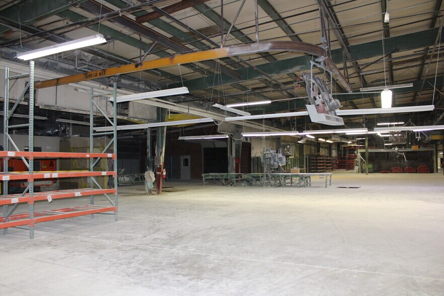 More Photos Of 8328 Macarthur Dr, North Little Rock Manufacturing For Lease