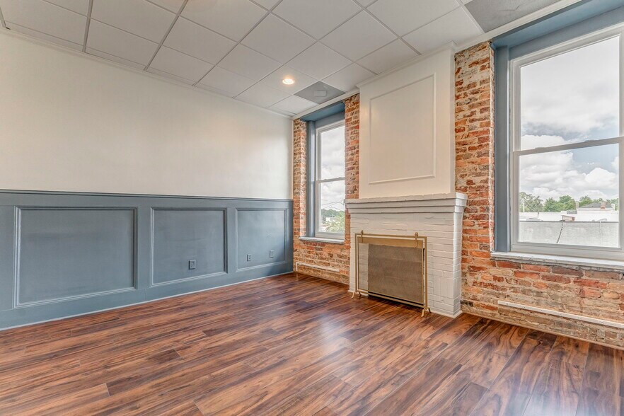 More Photos Of 35 N Main St, Jasper Loft Creative Space For Lease