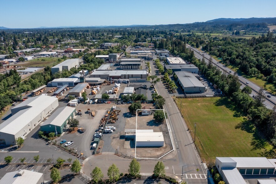 More Photos Of 1480 Grove St, Healdsburg Office For Lease