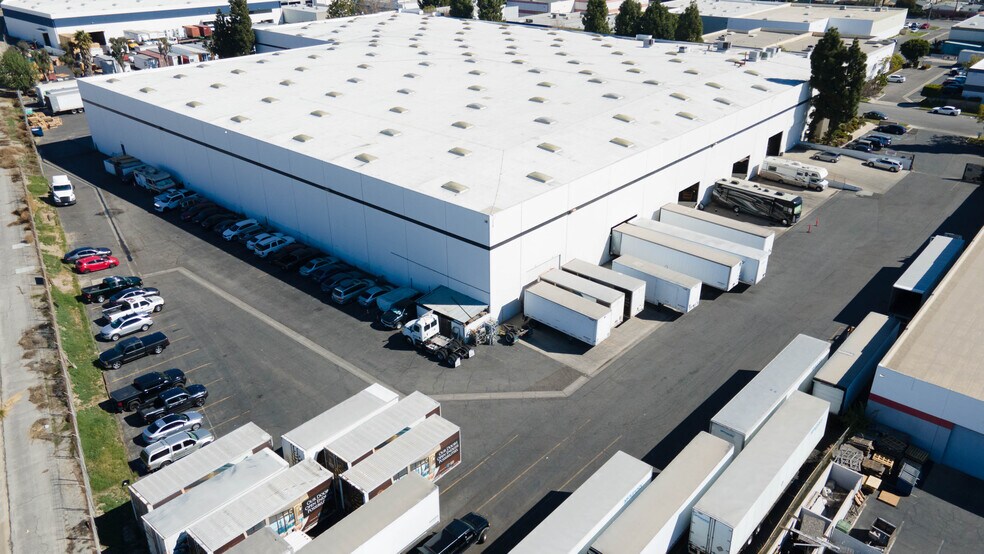 More Photos Of 13545-13565 Larwin Cir, Santa Fe Springs Warehouse For Lease