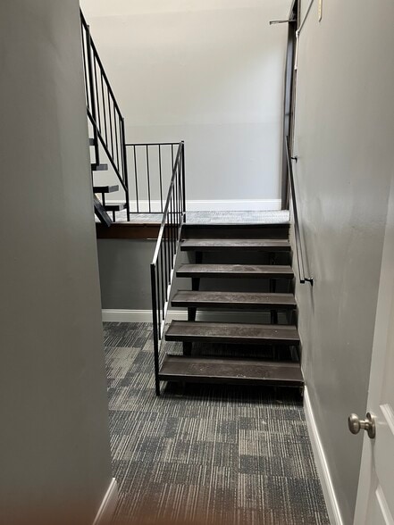 More Photos Of 7505 Sussex Dr, Florence Medical For Lease