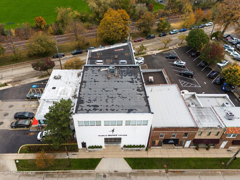 More Photos Of 2109-2119 Green Bay Rd, Highland Park Storefront Retail Residential For Sale