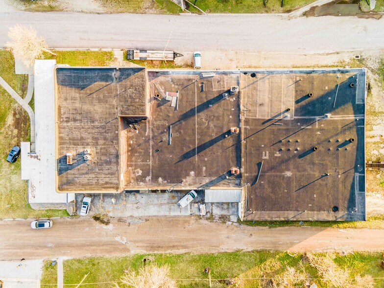 More Photos Of 201 N Missouri Ave, Sedalia Manufacturing For Sale