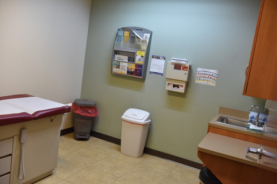 More Photos Of 3641 E 108th St, Chicago Medical For Sale