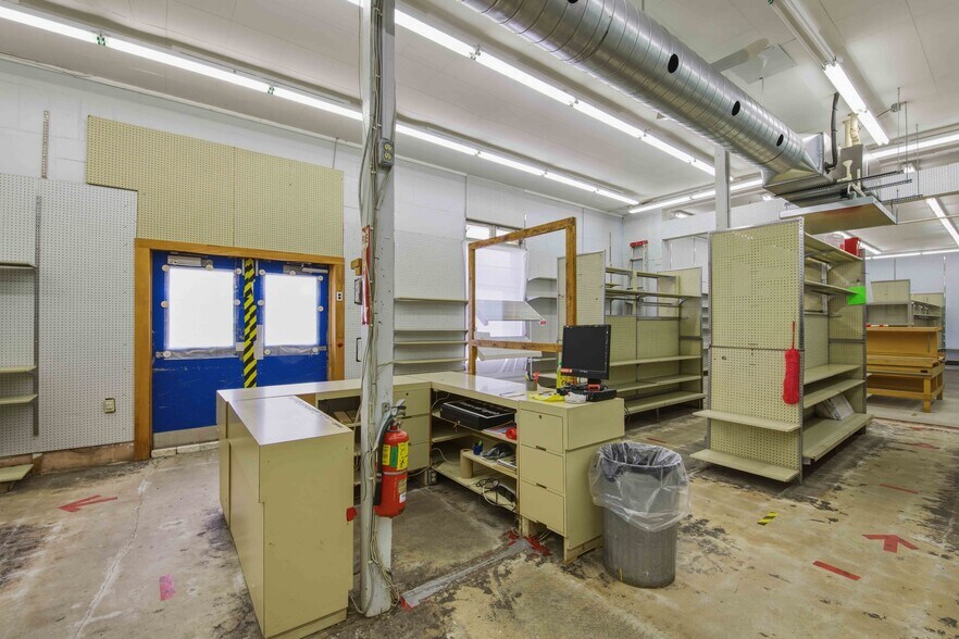 More Photos Of 7024 Hwy 6, Tobermory Storefront Retail Residential For Sale
