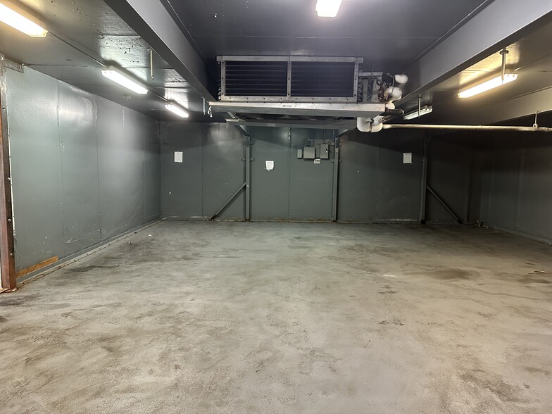 More Photos Of 3360 E Ajo Way, Tucson Warehouse For Lease