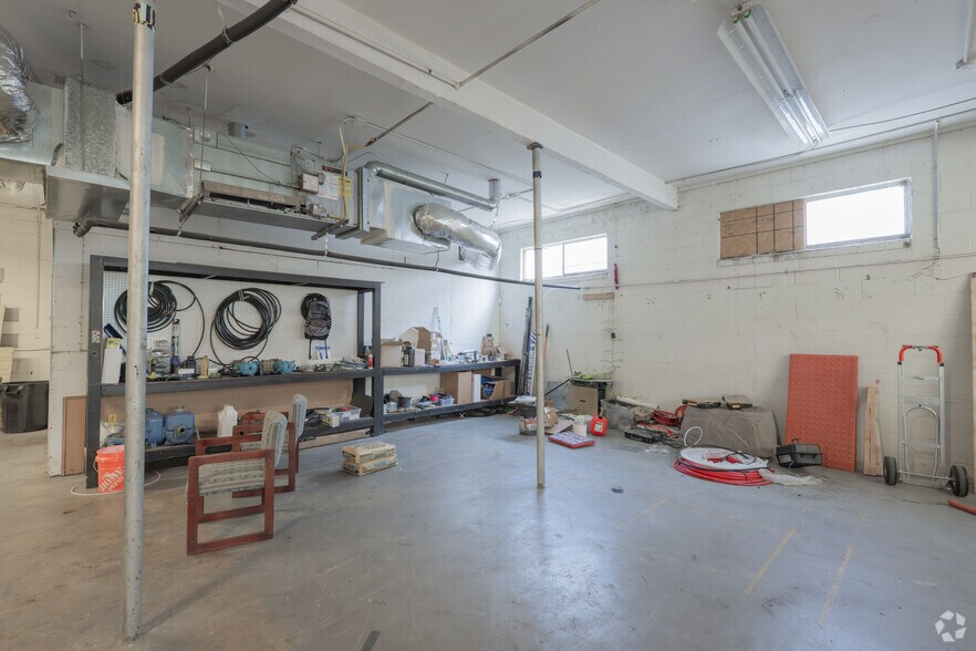 More Photos Of 2910 Edith Ln, Haltom City Light Manufacturing For Sale