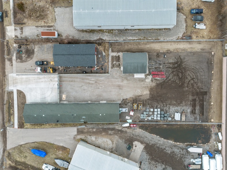 More Photos Of 2627 Williams Dr, Waterford Warehouse For Lease