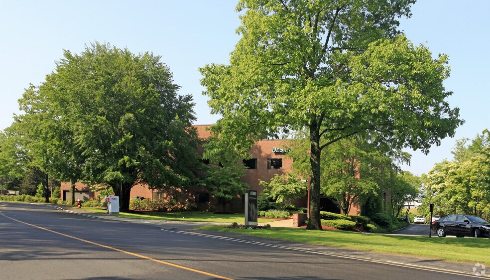 More Photos Of 100 Unicorn Park Dr, Woburn Office For Lease