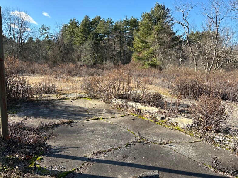 More Photos Of 201 Daniel Shays Hwy, Athol Flex For Sale