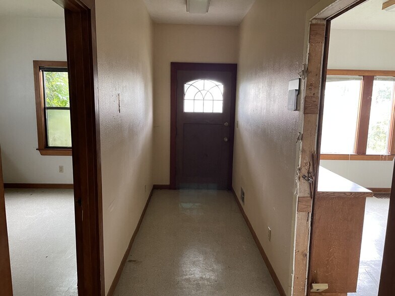 More Photos Of 1107 3rd St, Tillamook Healthcare For Sale