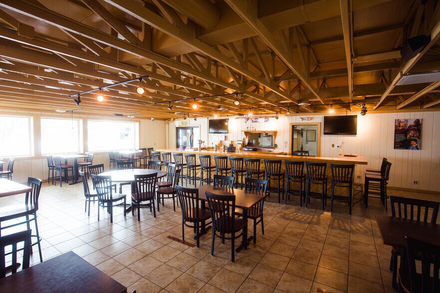 More Photos Of 720 N Wisconsin Ave, Elkhorn Restaurant For Sale