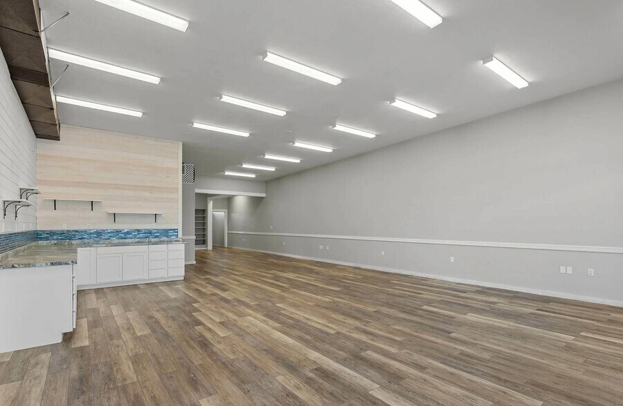 More Photos Of 210-214 W Sunset Ave, Coeur d'Alene Freestanding For Lease