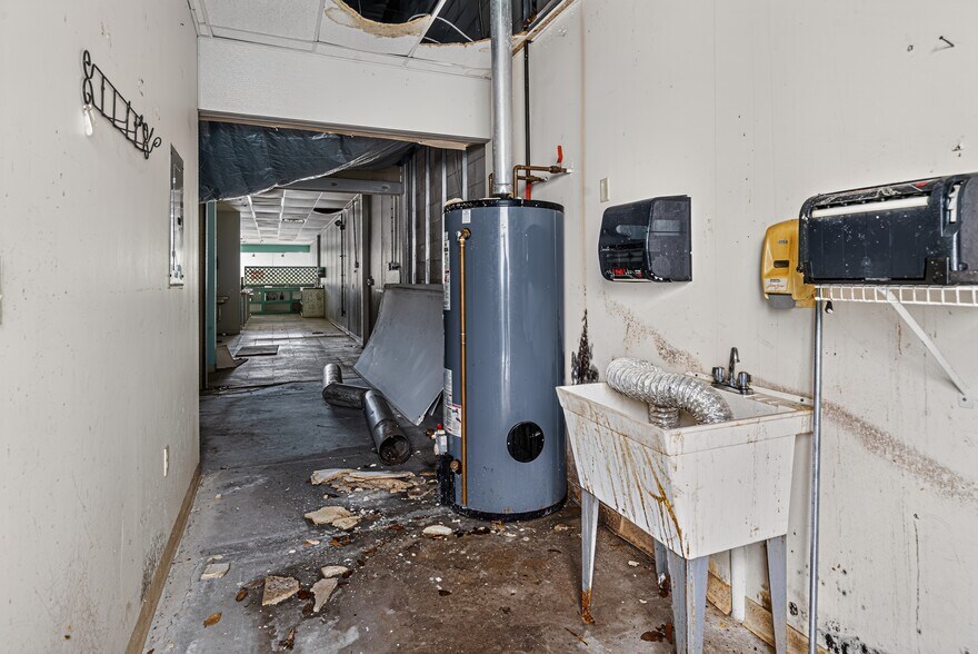 More Photos Of 1379 Bucktail Rd, Saint Marys Unknown For Lease