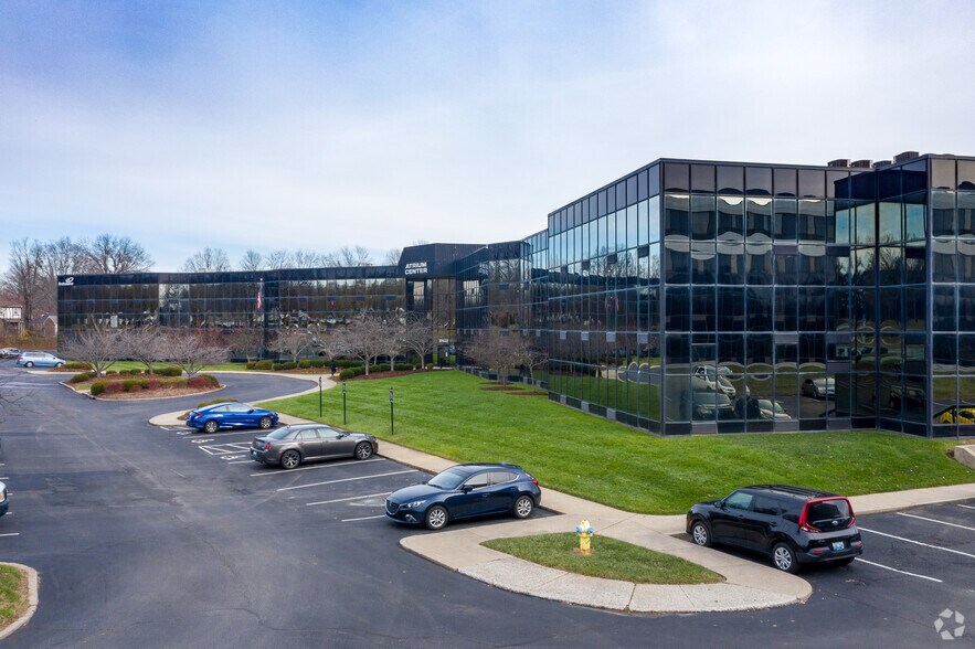 More Photos Of 10400 Linn Station Rd, Louisville Office For Lease