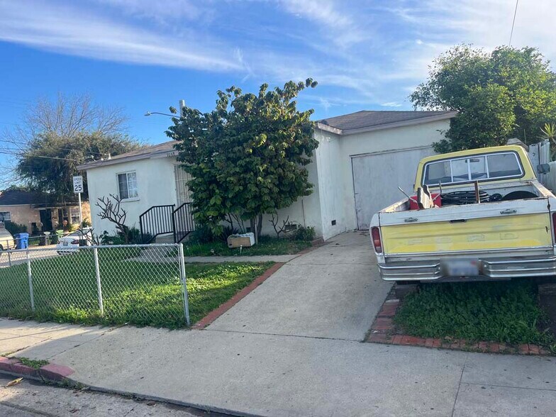 More Photos Of 1068 McDonald Ave, Wilmington Multifamily For Sale