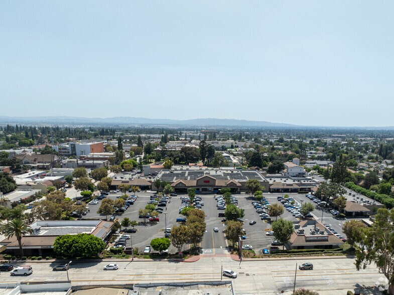 More Photos Of 102-190 W Foothill Blvd, Monrovia Unknown For Lease