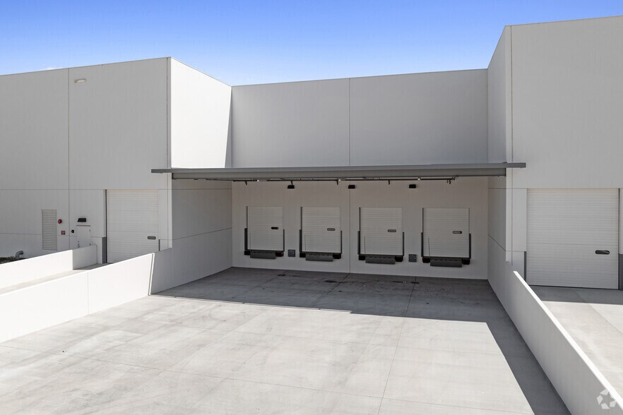 More Photos Of 3211 Mission Oaks Blvd, Camarillo Unknown For Lease