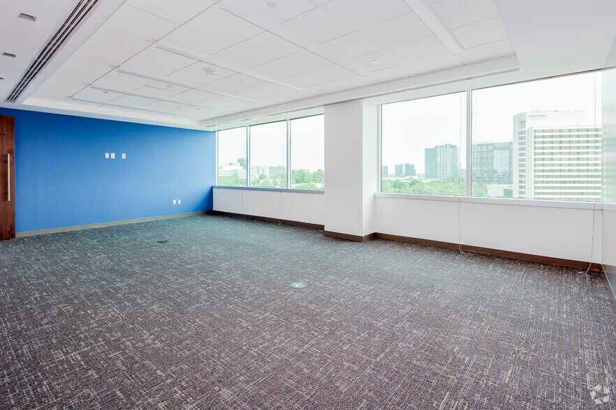 More Photos Of 1934 Old Gallows Rd, Vienna Office For Lease