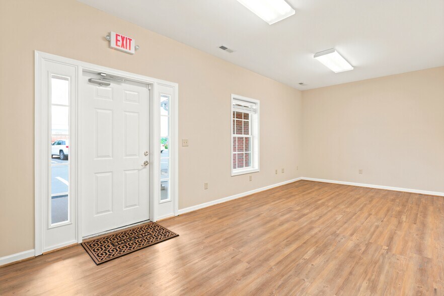 More Photos Of 1569 Jefferson Hwy, Fishersville Office For Lease