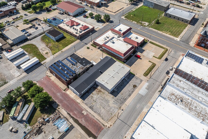 More Photos Of 624 S 7th St, Saint Joseph Industrial For Sale