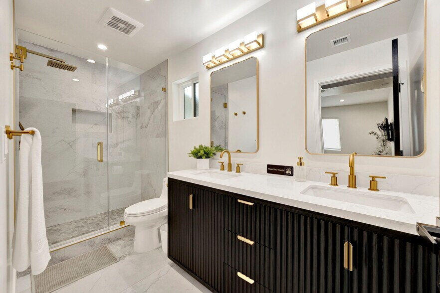 More Photos Of 7410 Denny Ave, Sun Valley Healthcare For Sale