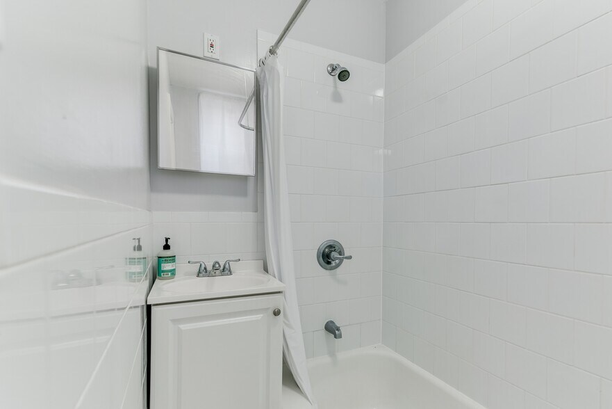 More Photos Of 4132 53rd St, Woodside Apartments For Sale